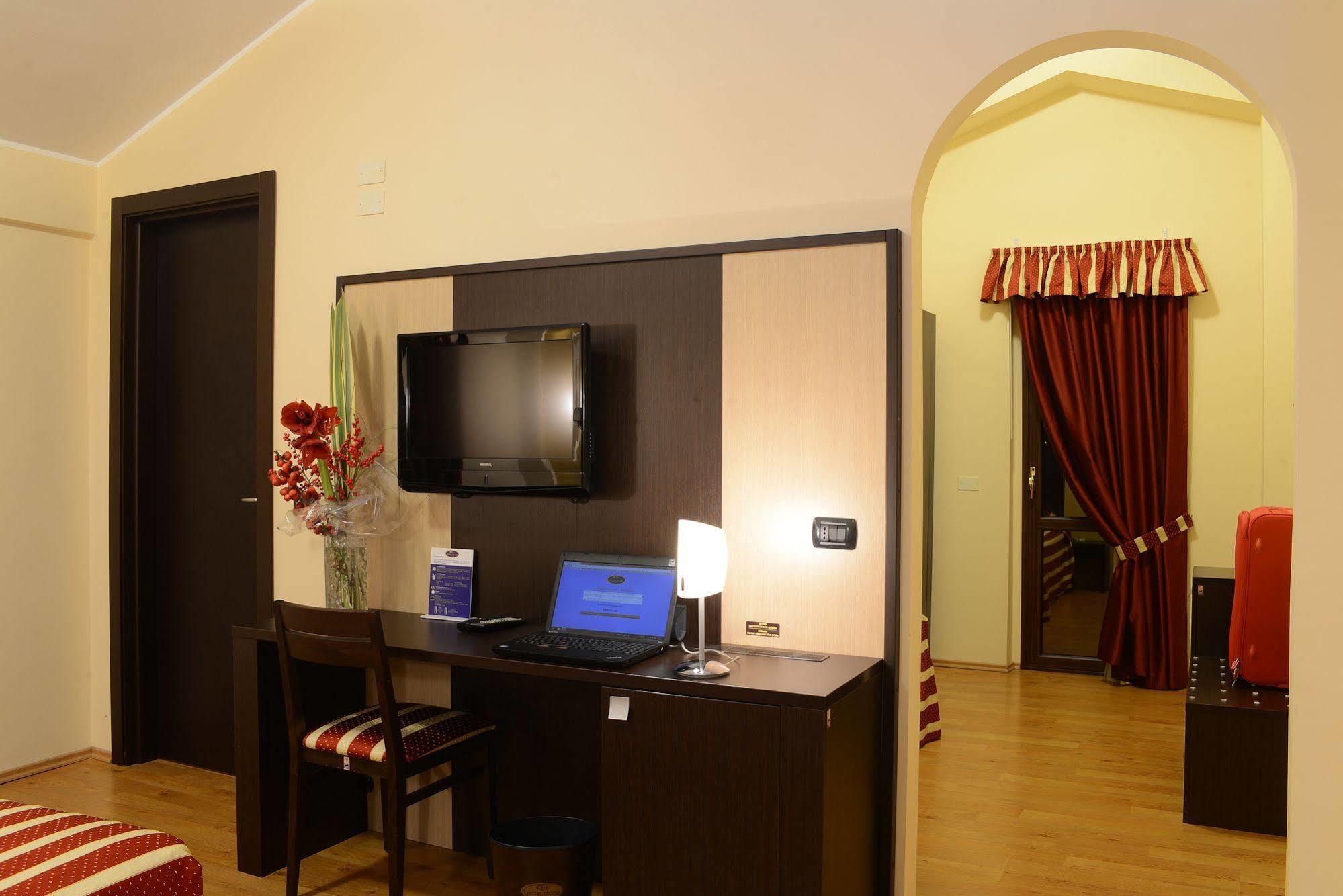 Hotel Iacone Chieti Zewnętrze zdjęcie